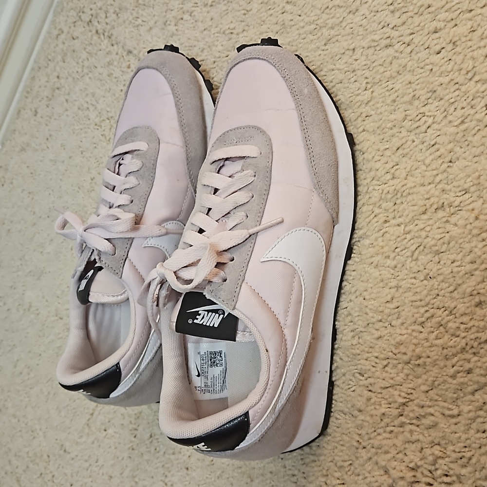 Nike casual